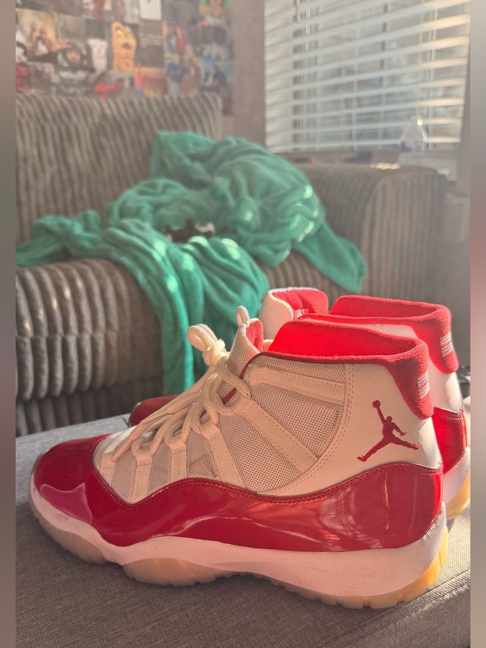 Jordan Air 11 Cherry - Picture 9 of 9